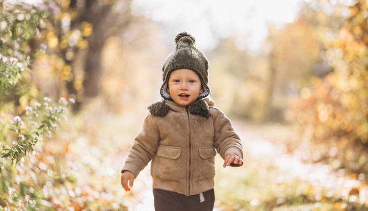 نکته‌های طلایی پوشاندن لباس گرم به کودکان در هوای سرد