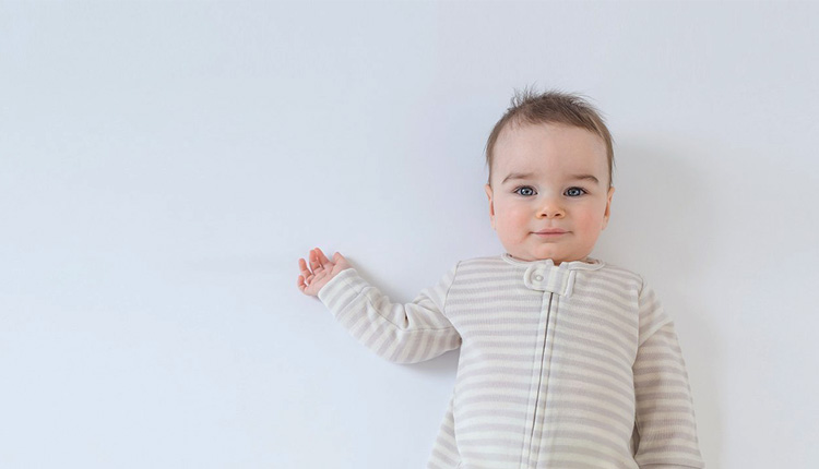 انتخاب رنگ لباس متناسب با پوست کودک و نوزاد