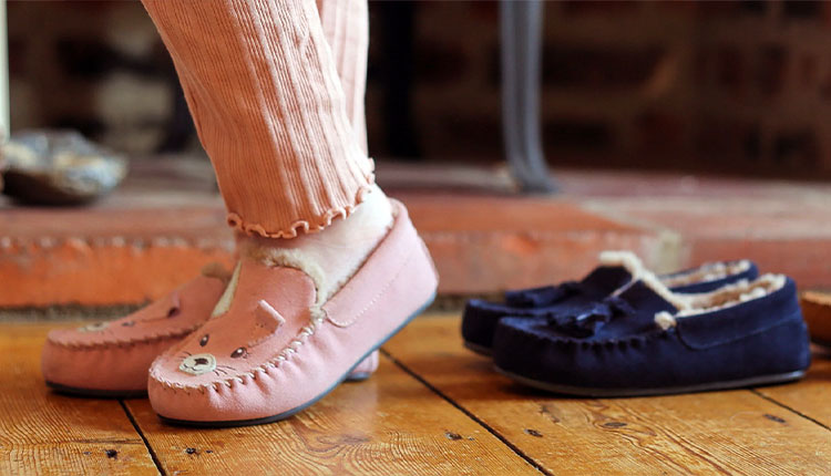 برای دختران کفش پاشنه دار بگیریم یا بدون پاشنه؟